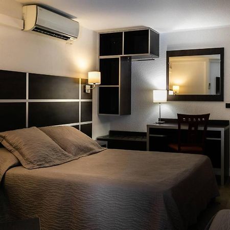 Hotel Au Relais De Trans Draguignan Buitenkant foto