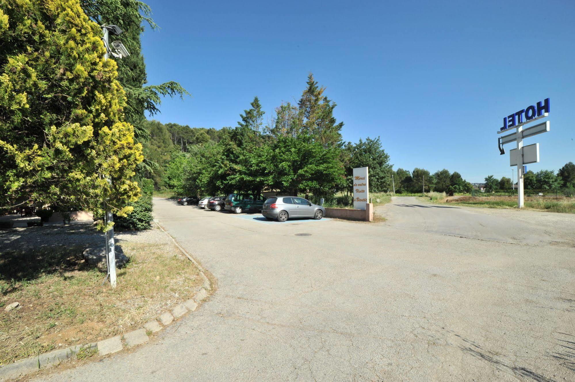 Hotel Au Relais De Trans Draguignan Buitenkant foto