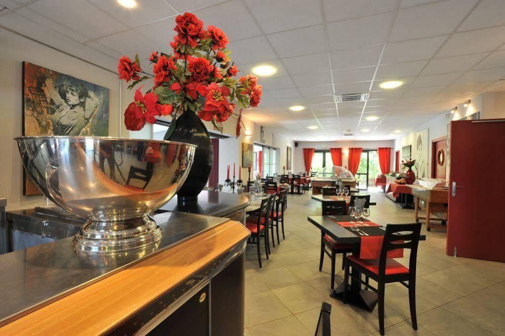 Hotel Au Relais De Trans Draguignan Buitenkant foto
