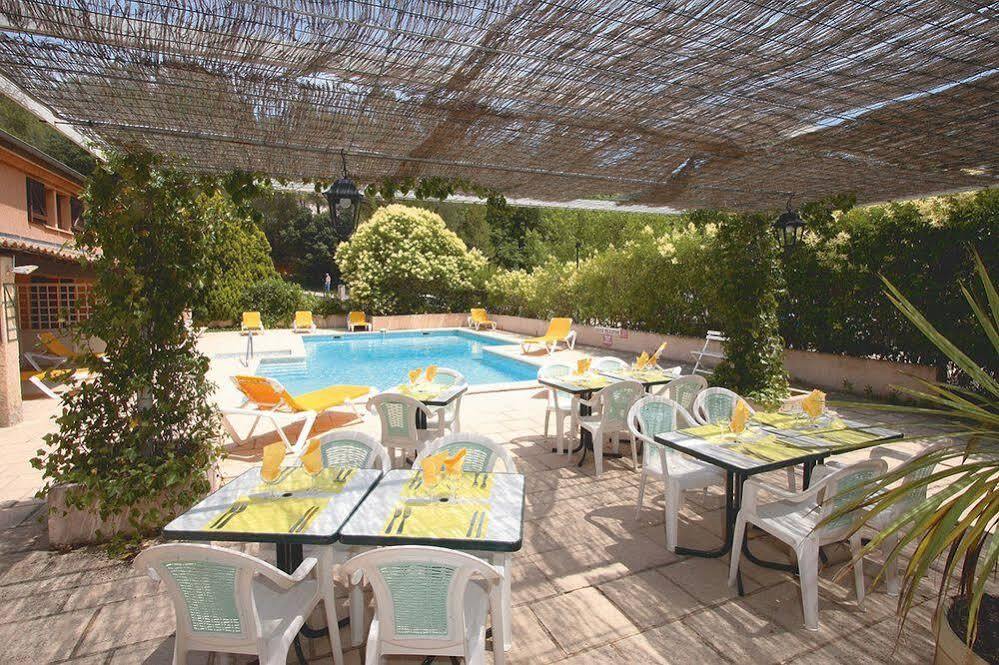 Hotel Au Relais De Trans Draguignan Buitenkant foto
